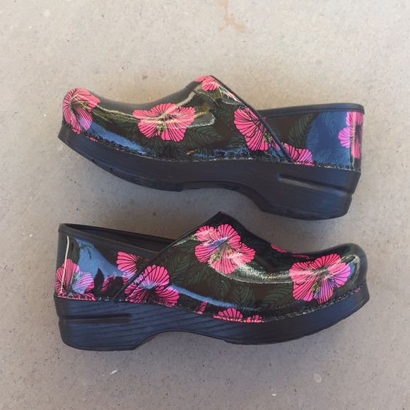 dansko pink hibiscus